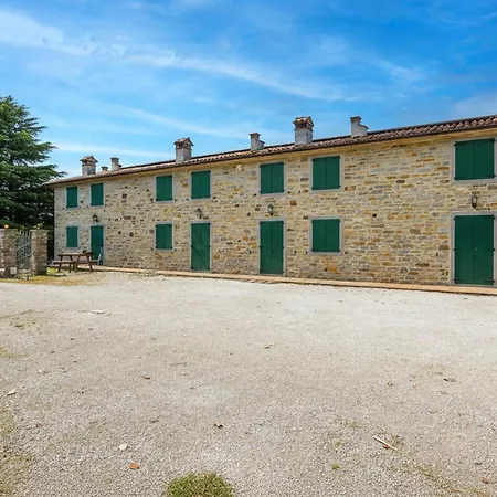 1 Bedroom In Apartament